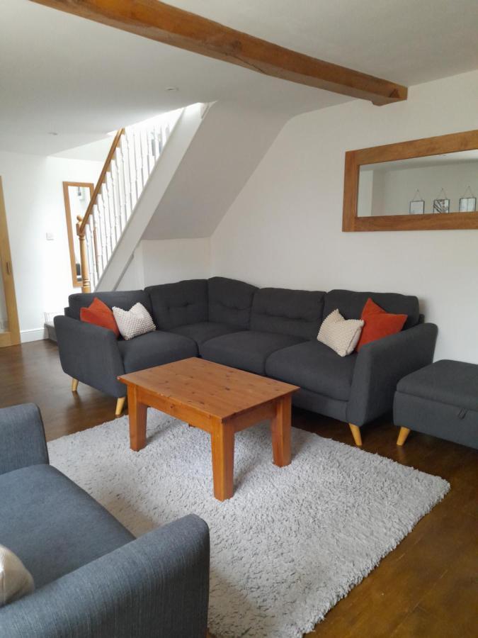 Converted Barn In Бат Екстер'єр фото